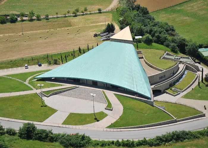 Lantgård Agriturismo Fattoria Di Loppiano Regina Mundi Vivajo